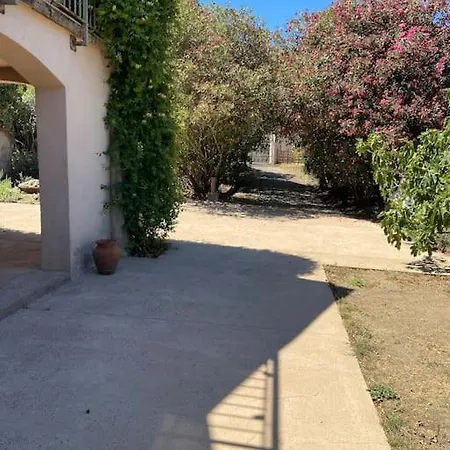 Rez De Chaussee Avec Piscine