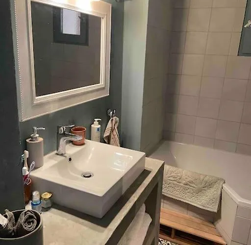 Rez De Chaussee Avec Piscine Piana