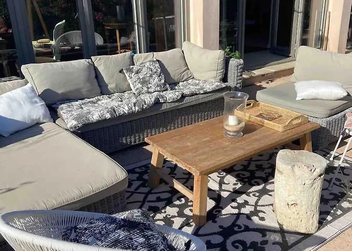 Rez De Chaussee Avec Piscine Apartman *