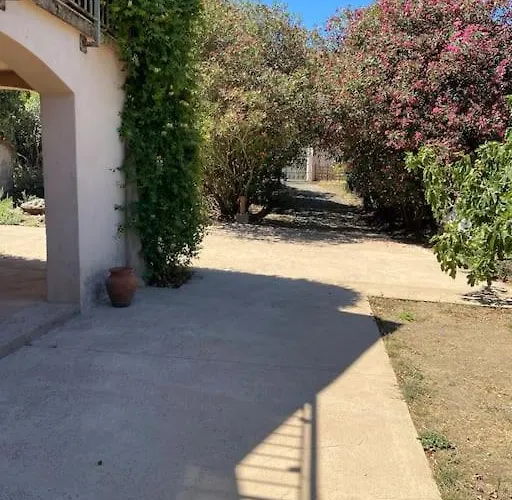 Rez De Chaussee Avec Piscine