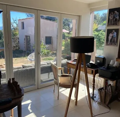 Rez De Chaussee Avec Piscine Apartman *