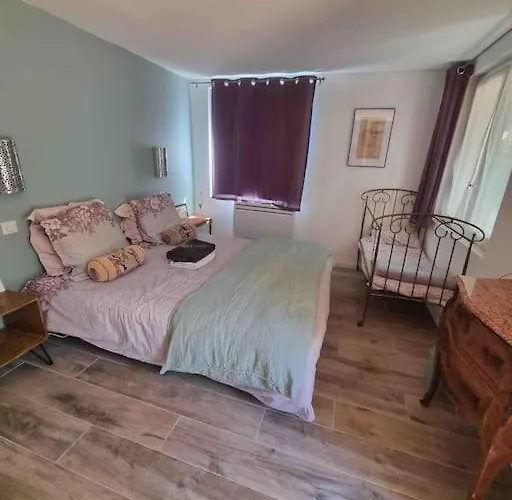 Rez De Chaussee Avec Piscine *