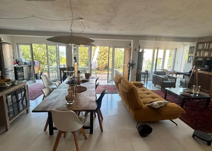 Rez De Chaussee Avec Piscine Piana