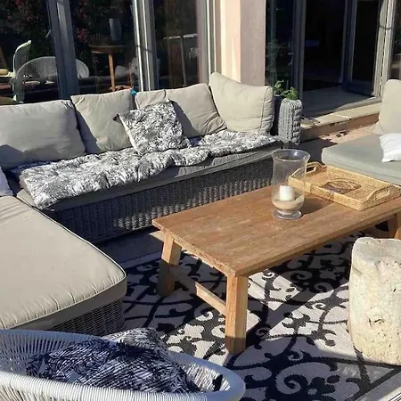 Rez De Chaussee Avec Piscine Apartman *