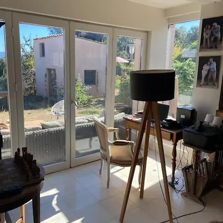 Rez De Chaussee Avec Piscine דירה *