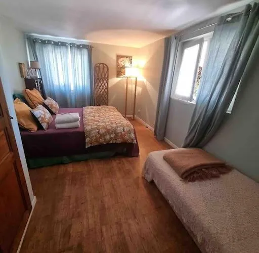 Appartement Rez De Chaussée Avec Piscine *